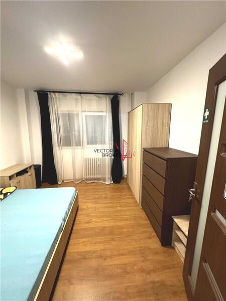 Tei, Brasoveni, apartament decomandat, mobilat in bloc reabilitat